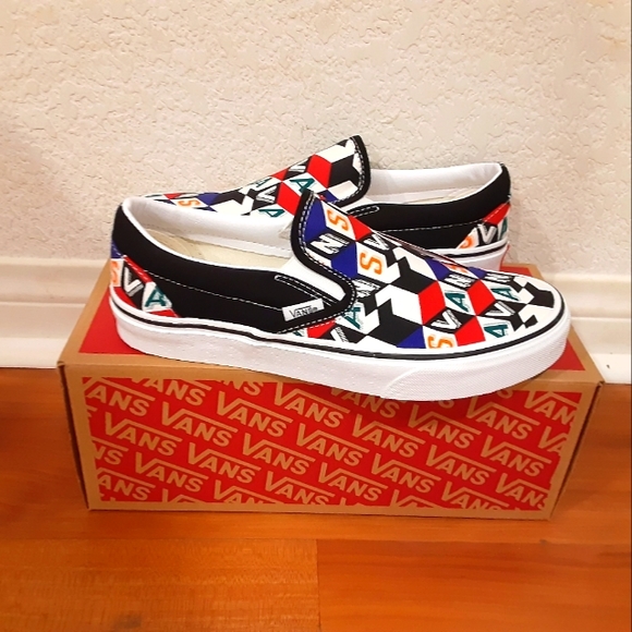 Van's - Picture 1 of 4